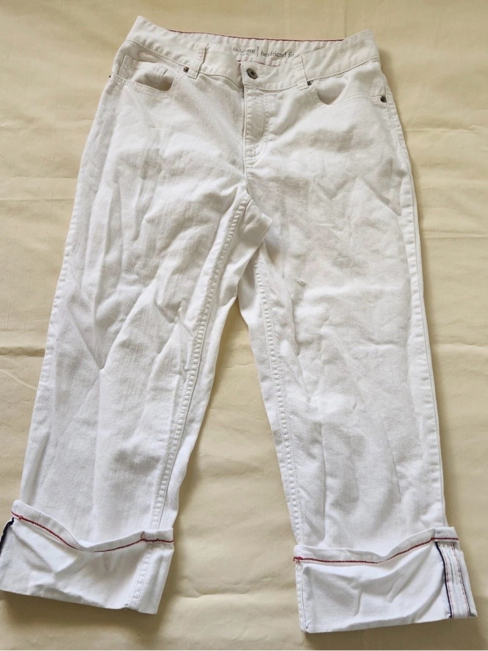 Liz Claiborne White Boyfriend Fit Jeans Size 6
Cuffed Cropped Red Stitch Detail